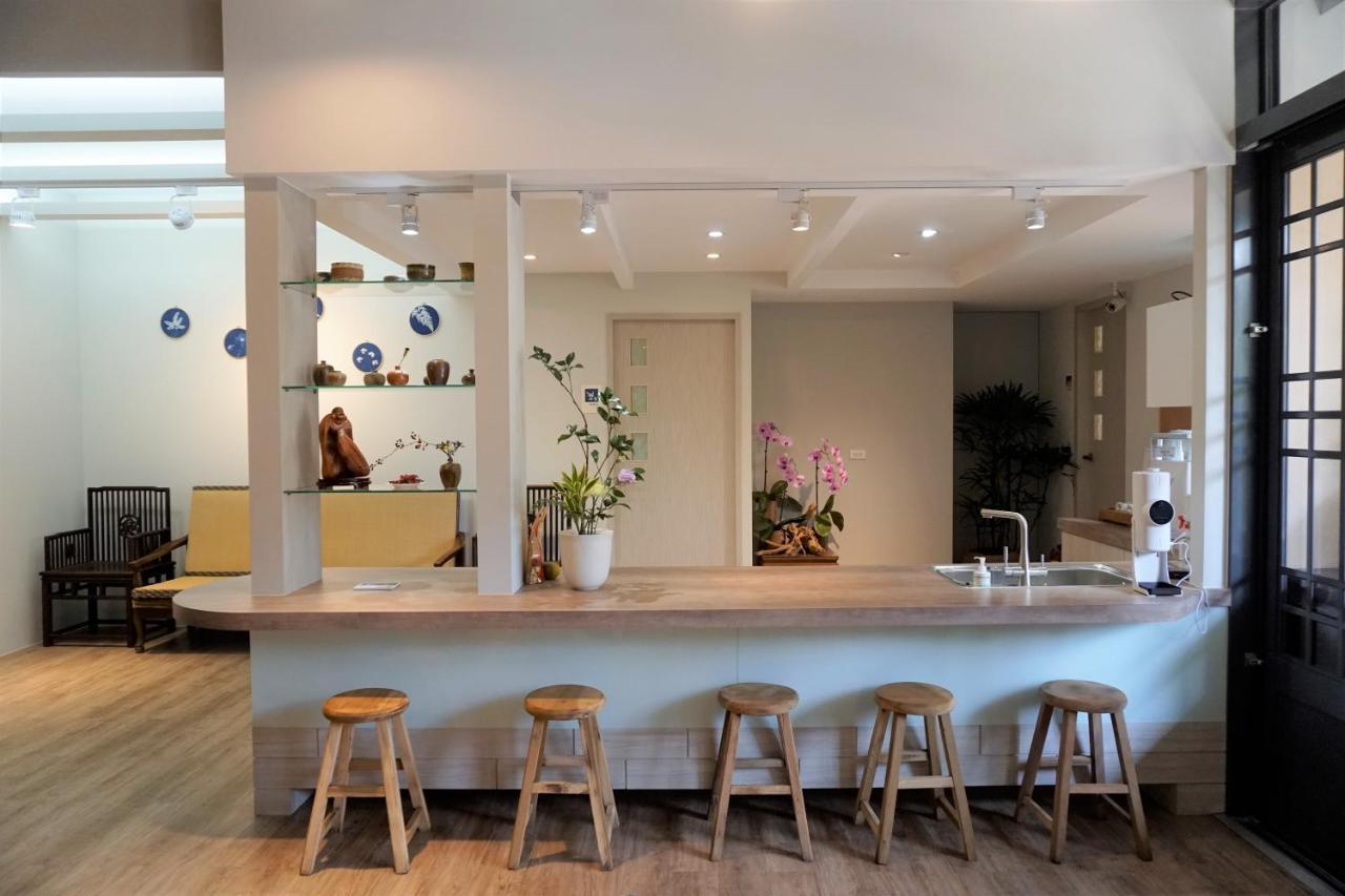 蘊慢築 茶花藝主題民宿 Yun Man Zhu Homestay Gongguan Exterior foto